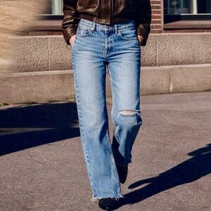 ZARA 90s Style High-Waisted Wide Leg Ripped Jeans {US 4}